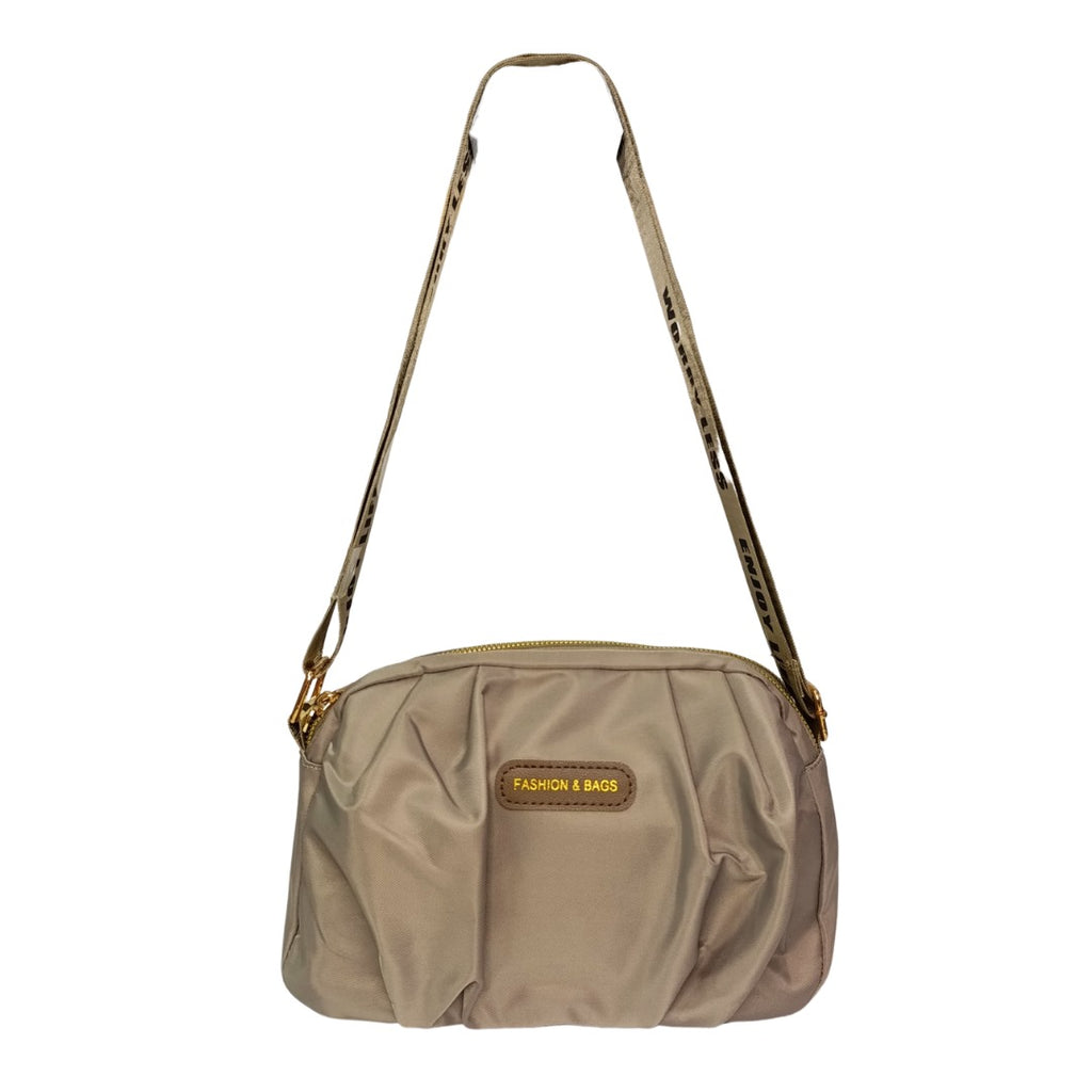 Cartera Baggy Con Correa